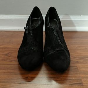 Naturalizer black bootie heels